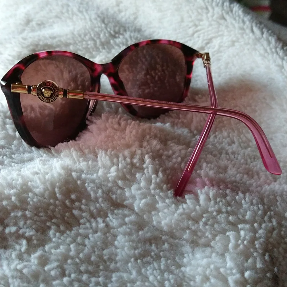 Versace Sunglasses 🕶️ - Picture 2 of 4